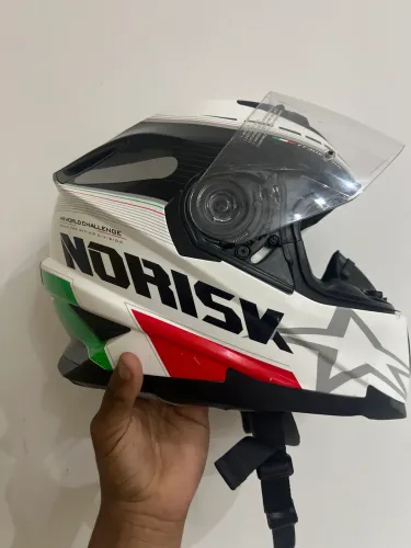 Vende-se capacete norisck