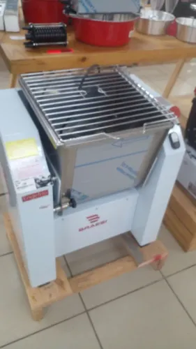 AMASSEIRA INDUSTRIAL SEMI RÁPIDA DE 15 KG NOVA, PROMOÇÃO!!!!
