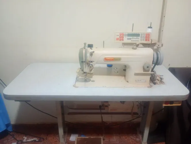 Máquina Reta eletrônica siruba com defeito