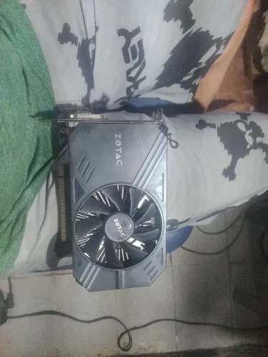 Placa de vídeo dividia Geforce GTX 1060 com defeito liga e dá vedeo com artefatos