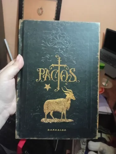 ? VENDO - PACTOS | EDIÇÃO CAPA DURA DARKSIDE BOOKS ?