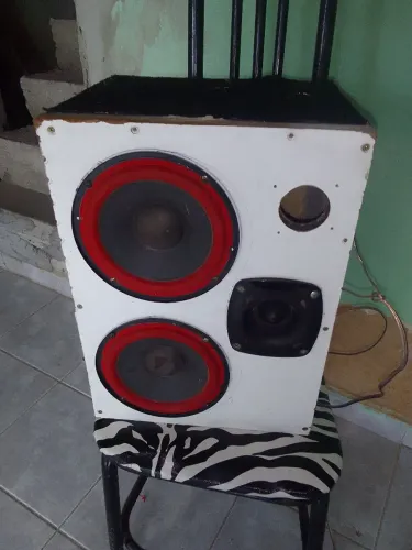 Caixa de som acústica