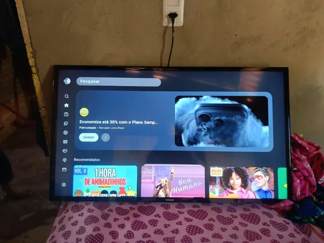 Vendo uma Samsung smart TV 40 polegadas