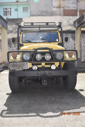 Toyota Band.Jipe Cap.de Aço Chas. Curto Diesel 1985