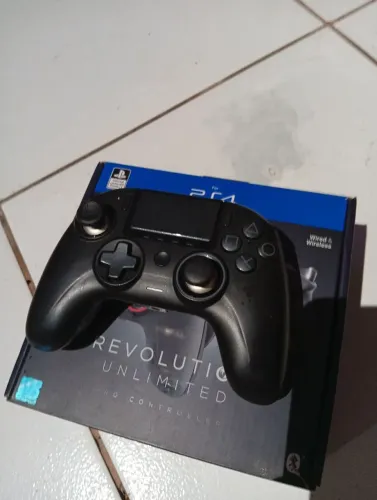 Controle NACON REVOLUTION PRO