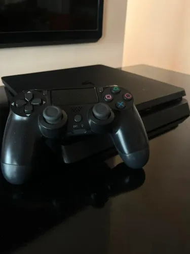Playstation 4 slim