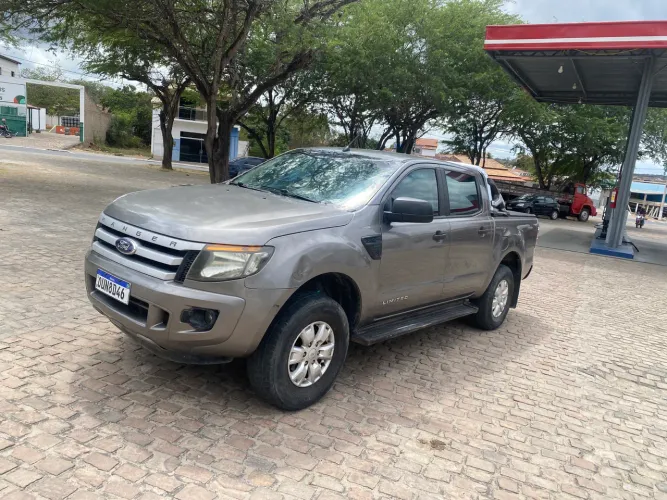 Ford Ranger XLS 2.5 16V 4X2 CD Flex 2013
