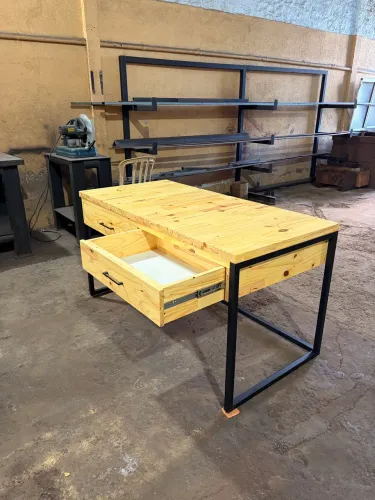 Mesa industrial pinus sob encomenda 