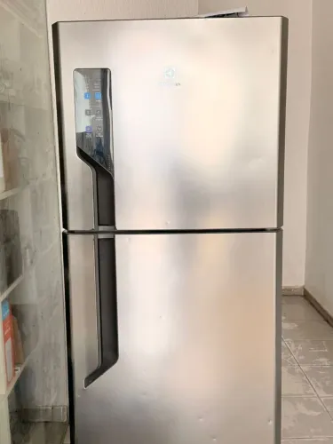 Geladeira 300L Eletrolux 