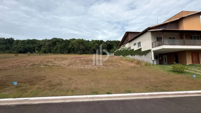 Vila Velha - Terreno 757m2 No Comdominio Jardins Veneza