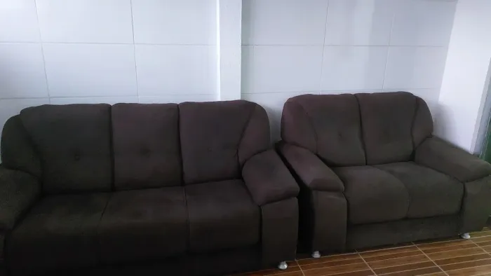 Sofá 3 e 2 lugares muito conservado R$ 400