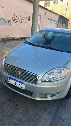 Fiat Linea Essence 1.8 Flex 16V 4P 2013