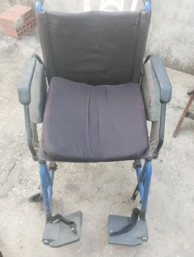 Vende-se cadeira de rodas Jaguaribe (dependendo da oferta eu baixo o valor)