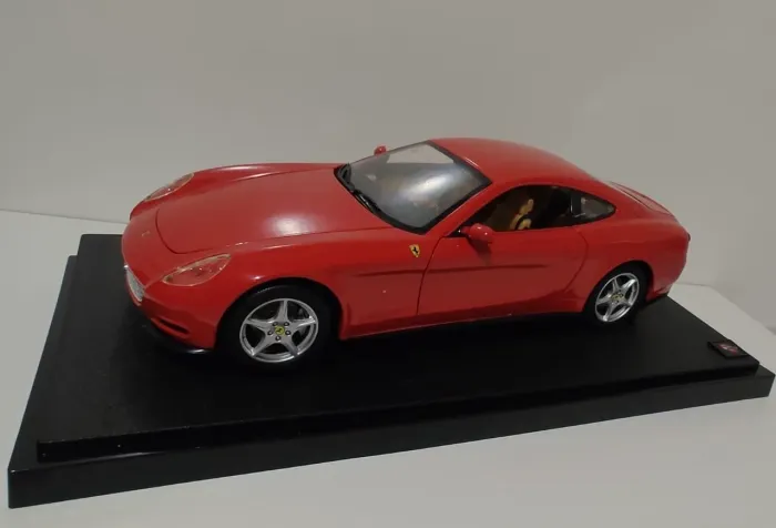 Ferrari Hotwheels 612 Scaglietti - 1:18 (1/18)