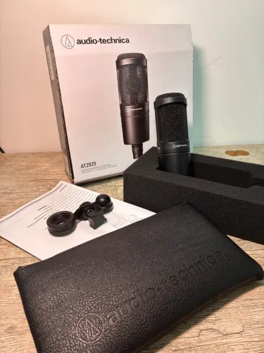 Microfone Audio-Technica AT2020 + Kit (Braço + Popfilter + Cabo XLR)