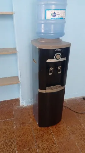 Bebedouro Esmaltec no plástico 