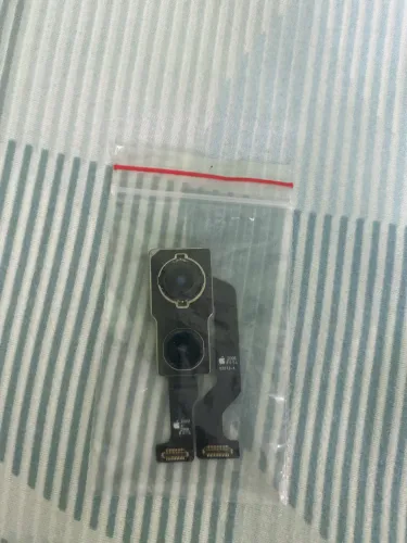 Câmera de Iphone 11, usado, com tremedeira na câmera de cima.