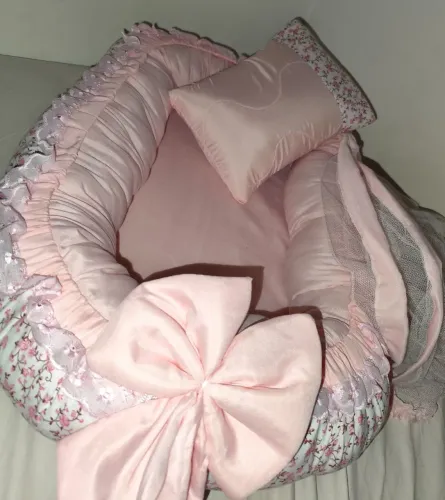 Ninho para bebê, menina (aceito trocas)