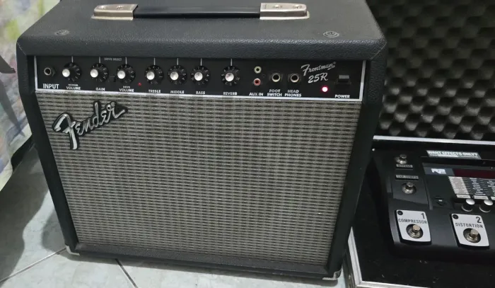 Amplificador Fender Frontman 25R