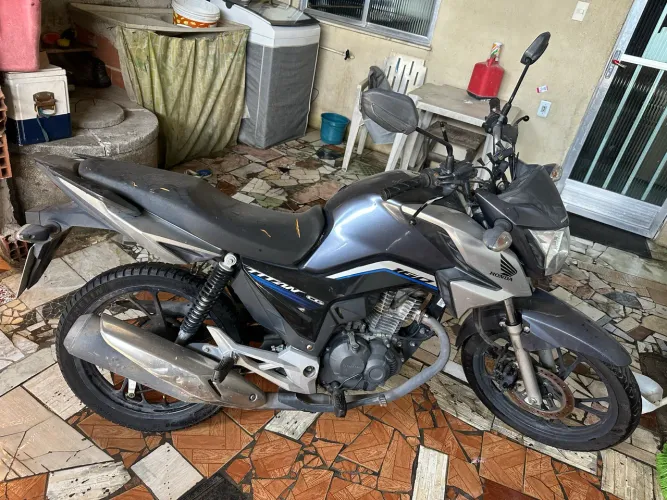 Titan 160