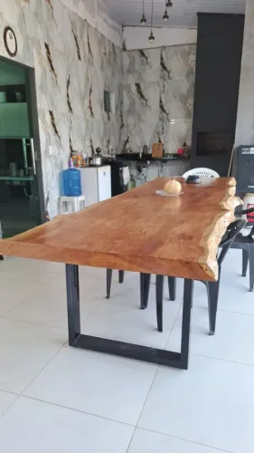 Mesa de madeira rústica de 3 metros