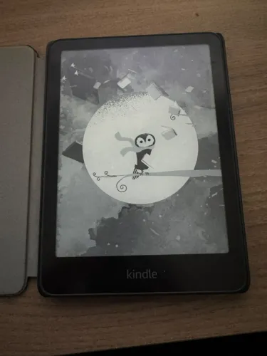 Kindle Paperwhite (12 geração) com capinha