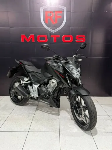 CB 300f Twister