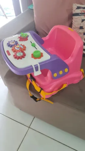 Cadeirinha alimentação com brinquedo interativo