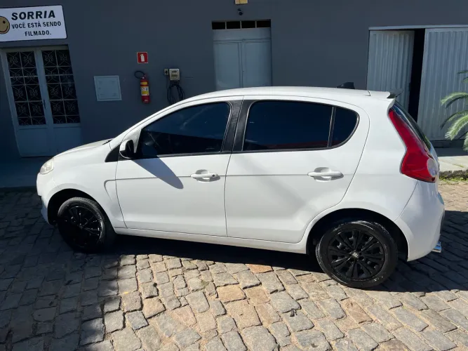 Fiat Palio Attractive 1.0 EVO Fire Flex 8V 5P 2014