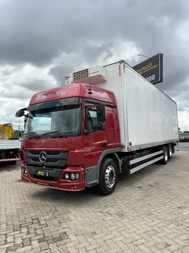 Mercedes Atego 2429 2023 Aut. 6x2 Único Dono com Baú Refrigerado