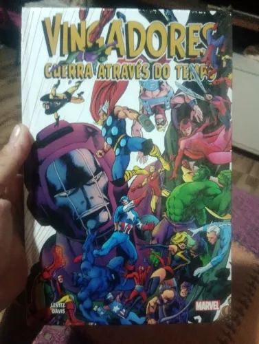 HQ Vingadores: Guerra Através Do Tempo (lacrada)