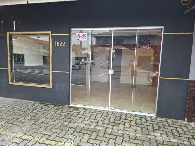 Alugo sala comercial em excelente localização 