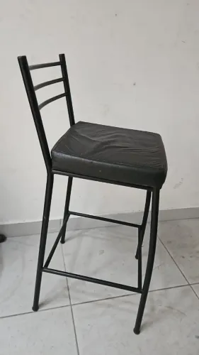 Banqueta alta estofada
