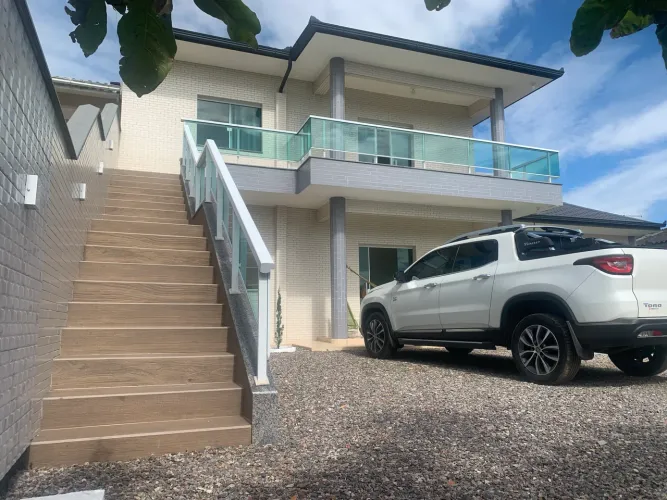 Alugo casa de praia anual