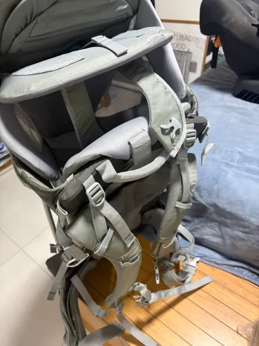 Mochila Cargueira Thule Porta Bebê Cinza Para Trilha (Usado