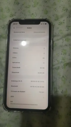 Vendo iPhone 11em perfeito estado tudo ok em estado de novo