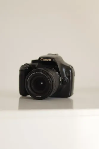 Camera Fotografica Canon T3 (1100D) + Lente 18-55mm f4-5.6