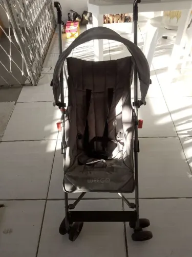 Carrinho de criança e bebê