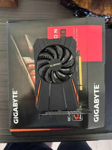 Placa de Vídeo Gigabyte AMD Radeon RX 560 4GB - Excelente Estado