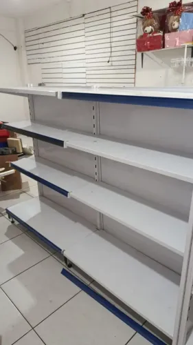Estante pra loja