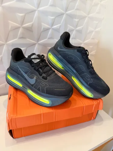 Nike Vomero Premium - Tamanho 41