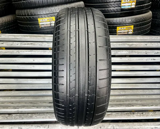 Pneu 225/40/19 Pirelli PZero TM MO / Pneu 225/40R19 Pirelli P Zero