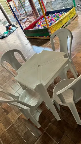 10 Jogos de mesa com 4 cadeiras solplast