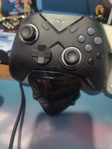 Controle flydigi Vader 4 pro com base de carregamento 