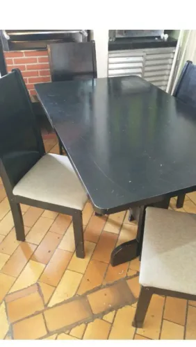 Jogo de mesa e cadeiras - Oportunidade