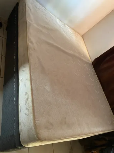 Vendo cama de casal 