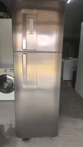 Refrigerador inox/Aço escovado Electrolux Frostfree 370ltrs 220v
