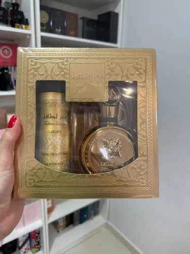  Kit Fakhar Gold Lattafa Extrait de Parfum  -  Perfume 100ml + Desodorante corporal 200ml