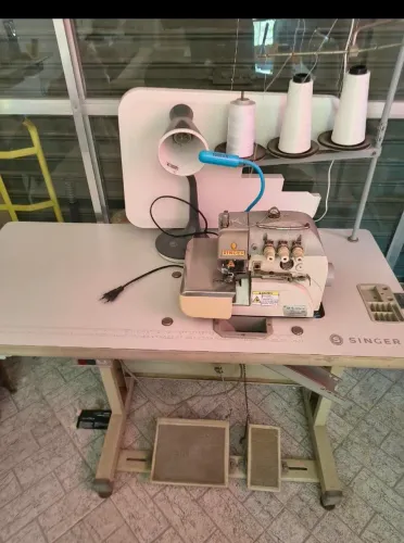 Vende se máquina de costura industrial