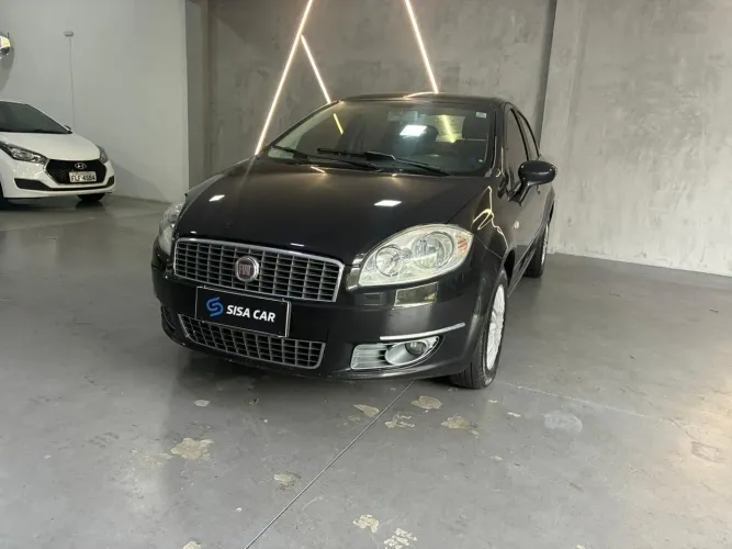 Fiat Linea Essence 1.8 Flex 16V 4P 2012